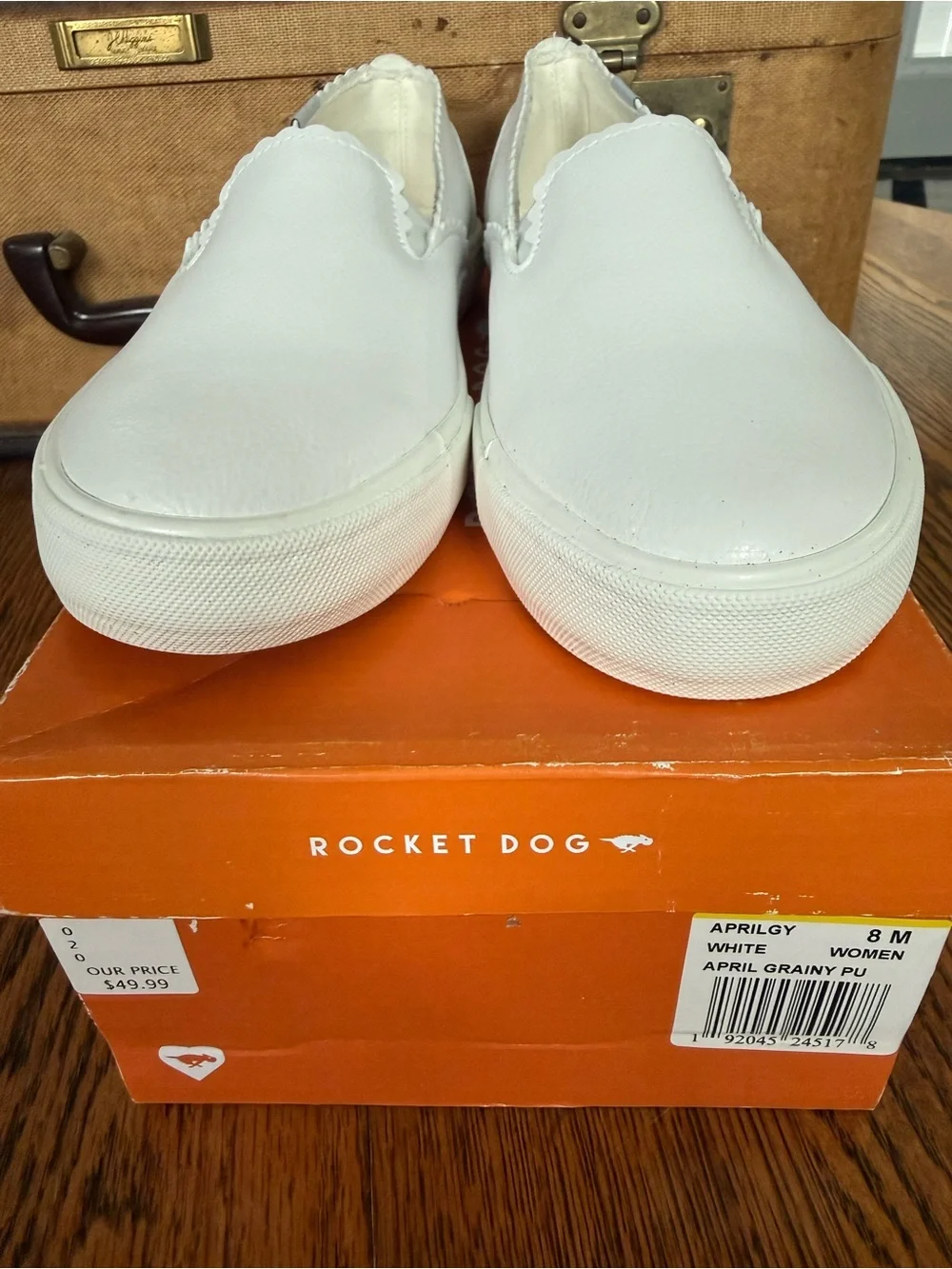 Rocket Dog White Scalloped Edge Slip-On Sneakers